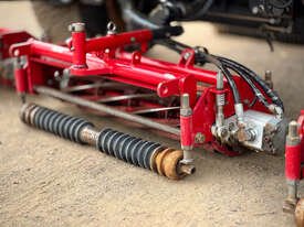 久保田男爵夫人高尔夫球道割草机草坪设备