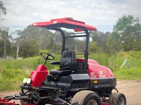 久保田男爵夫人高尔夫球道割草机草坪设备