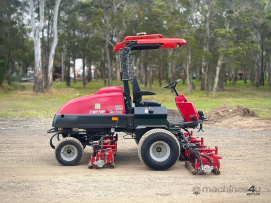 久保田男爵夫人高尔夫球道割草机草坪设备