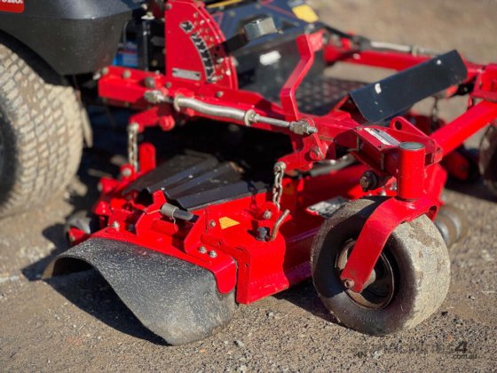 Toro ZMaster 标准驾驶式草坪设备