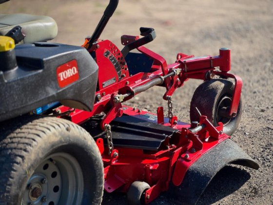 Toro ZMaster 标准驾驶式草坪设备