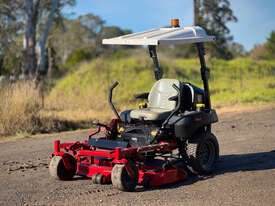 Toro ZMaster 标准驾驶式草坪设备