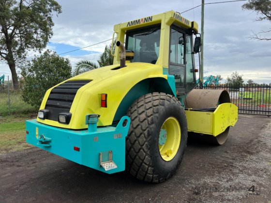 安迈 ASC110 振动辊压机/压实机