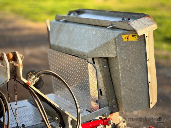 ハワード・ステルス・スラッシャー・ヘイ/フォレッジ・エクイップ