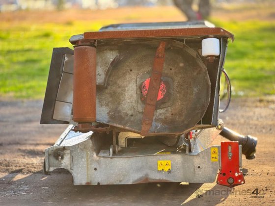 Howard Stealth Slasher 干草/贮藏设备