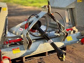 Howard Stealth Slasher 干草/贮藏设备