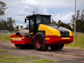 戴纳派克 CA600 震动辊筒压路机/压实机