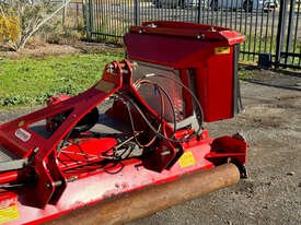 Trimax Stealth Slasher 干草/草料收割机