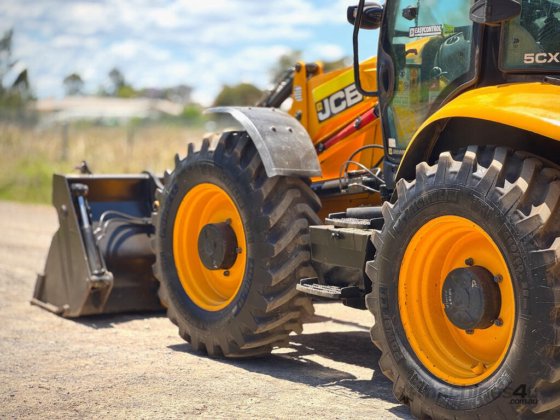 JCB 5CX 反铲装载机