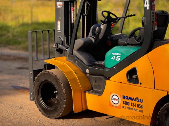 小松 FD45 全地形/越野叉车