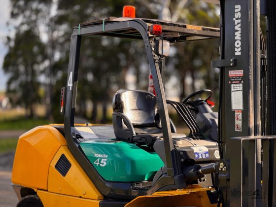 小松 FD45 全地形/越野叉车