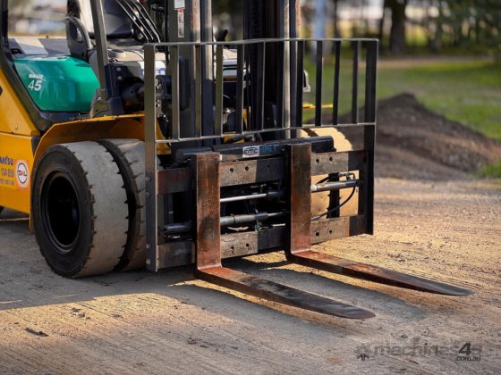 小松 FD45 全地形/越野叉车