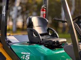 小松 FD45 全地形/越野叉车