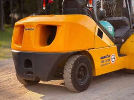 小松 FD45 全地形/越野叉车