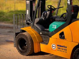 小松 FD45 全地形/越野叉车