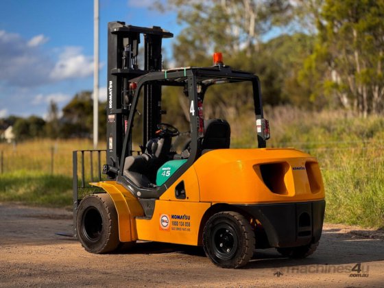 小松 FD45 全地形/越野叉车