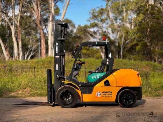 小松 FD45 全地形/越野叉车