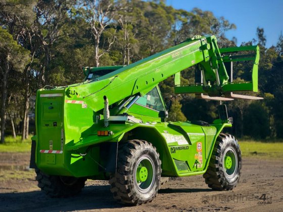 Merlo P101.10 伸缩臂叉车 伸缩臂叉车