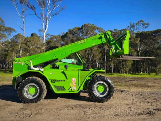 Merlo P101.10 伸缩臂叉车 伸缩臂叉车