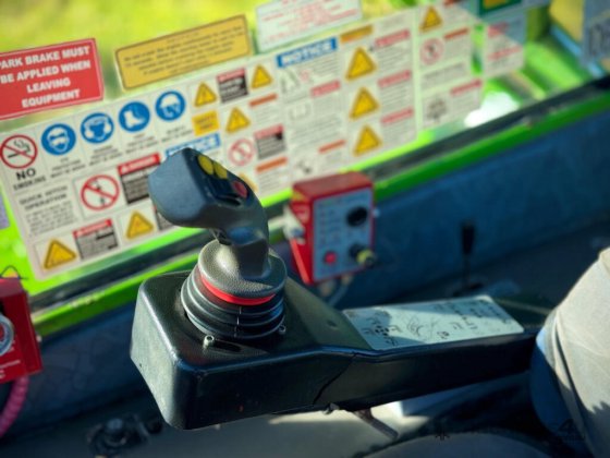 Merlo P101.10 伸缩臂叉车 伸缩臂叉车