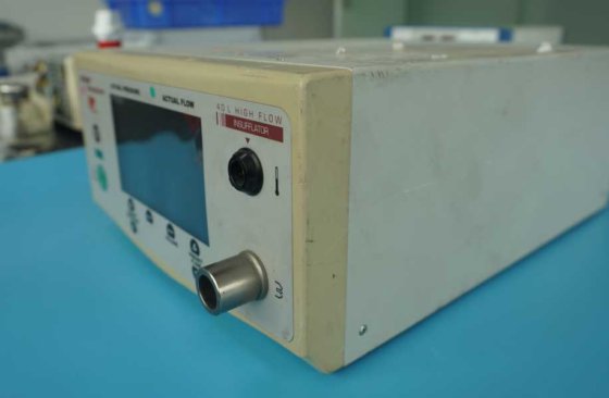 ストライカー40L高流量吸引器