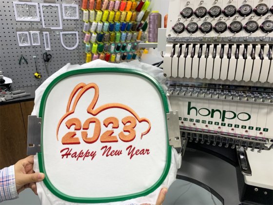 高性能シングルヘッド 15 針刺繍ミシン HP1501AA