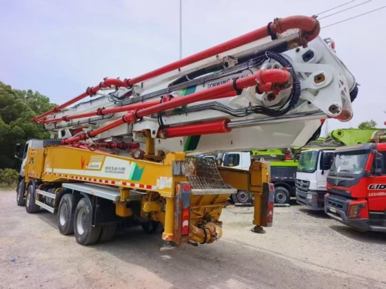 2021款徐工58米混凝土泵车