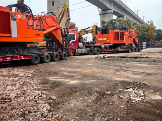 2012年に日本から輸入された日立1200ショベル