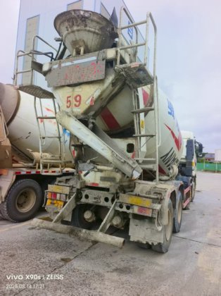 2021款三一12缸混凝土搅拌车