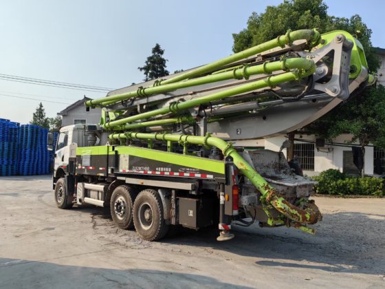 2021 ズームライオン40mポンプ車