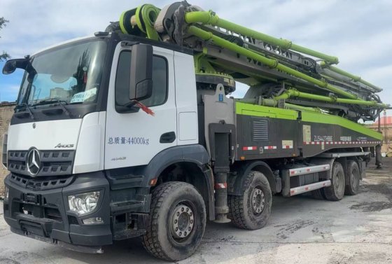 2021款中联重科59米混凝土泵车