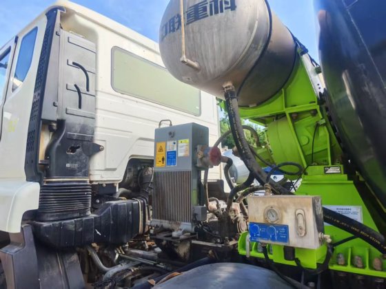 2022款中联12吨混凝土搅拌车