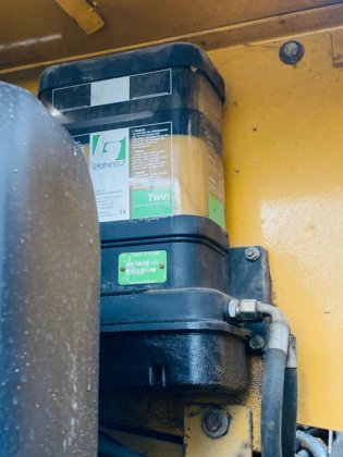 2001 Caterpillar 330bl mh