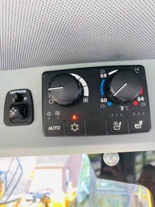 2023 John Deere 824p