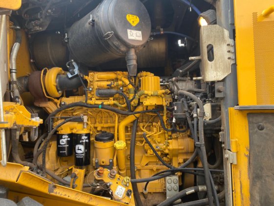 2023 John Deere 824p