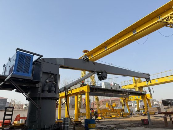 高效起重设备 2/3/4/20/25 吨伸缩式海上起重机出售