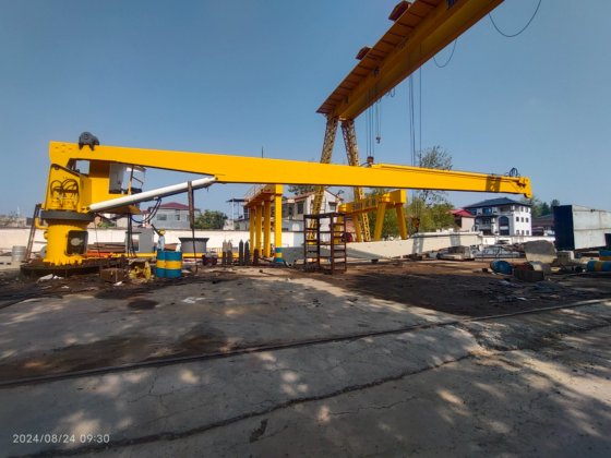 ベスト セラーの海洋装置販売のための 2/3/4 トンの海洋のナックル クレーン