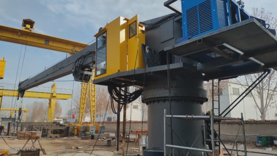 ベスト セラーの海洋装置販売のための 2/3/4 トンの海洋のナックル クレーン