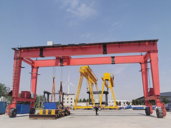 工場直送ゴムタイヤ式ガントリークレーン 40トン 45トン ゴムタイヤ式ガントリークレーン販売中