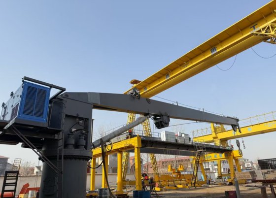 高品质起重设备 2/3/4 吨船用伸缩式起重机