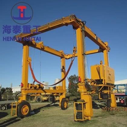 港のためのカスタマイズされたゴム製タイヤ 40 トン 45 トンのゴム製タイヤのガントリー