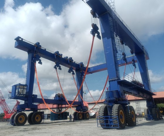 高品质船厂龙门吊移动式船用起重机出售