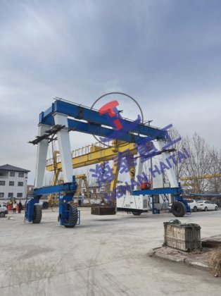 販売の頑丈なゴム製タイヤ 32 トン 60 トンのゴム製タイヤのガントリー