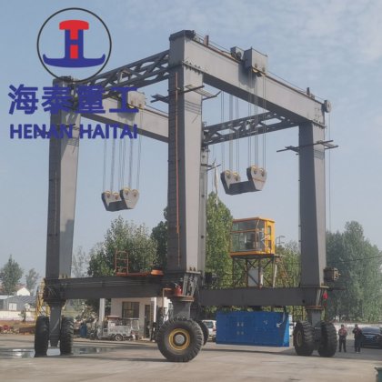 重型橡胶轮胎龙门起重机 40~140 吨港口橡胶轮胎龙门起重机