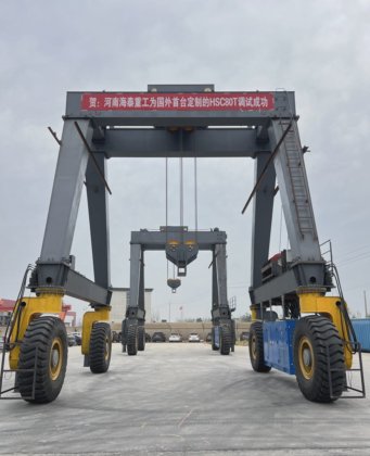 プロフェッショナルストラドルキャリア40トン/60トン油圧エンジンクレーン