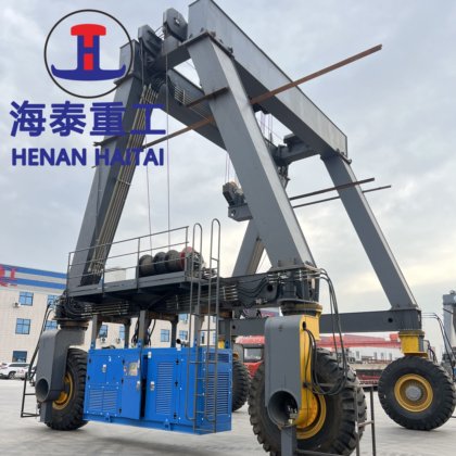 Rtg の油圧タイヤによって取付けられるガントリー クレーンのまたがりのキャリアの製造業者