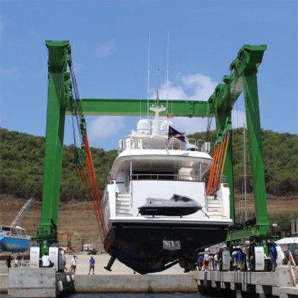 造船所海洋のための1200トンのヨットの持ち上がるクレーンへの良質のボートの持ち上がるクレーン50トン
