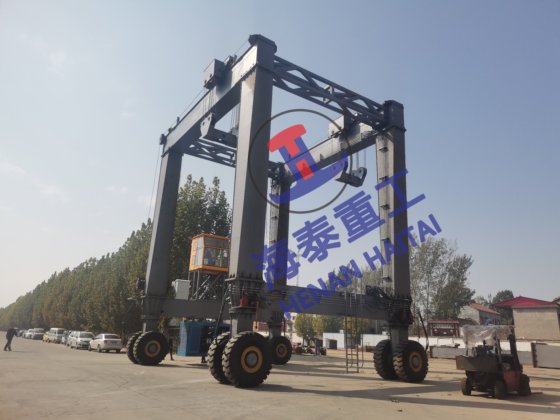 工厂定制起重设备 100 吨移动式龙门吊