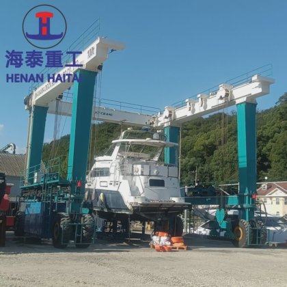 中国の製造者のボートの持ち上がるクレーン50-1200トンの造船所の使用のための移動式ボートの起重機