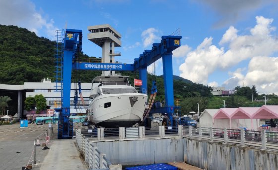 中国顶级起重船 50 吨至 1200 吨移动式起重船出售